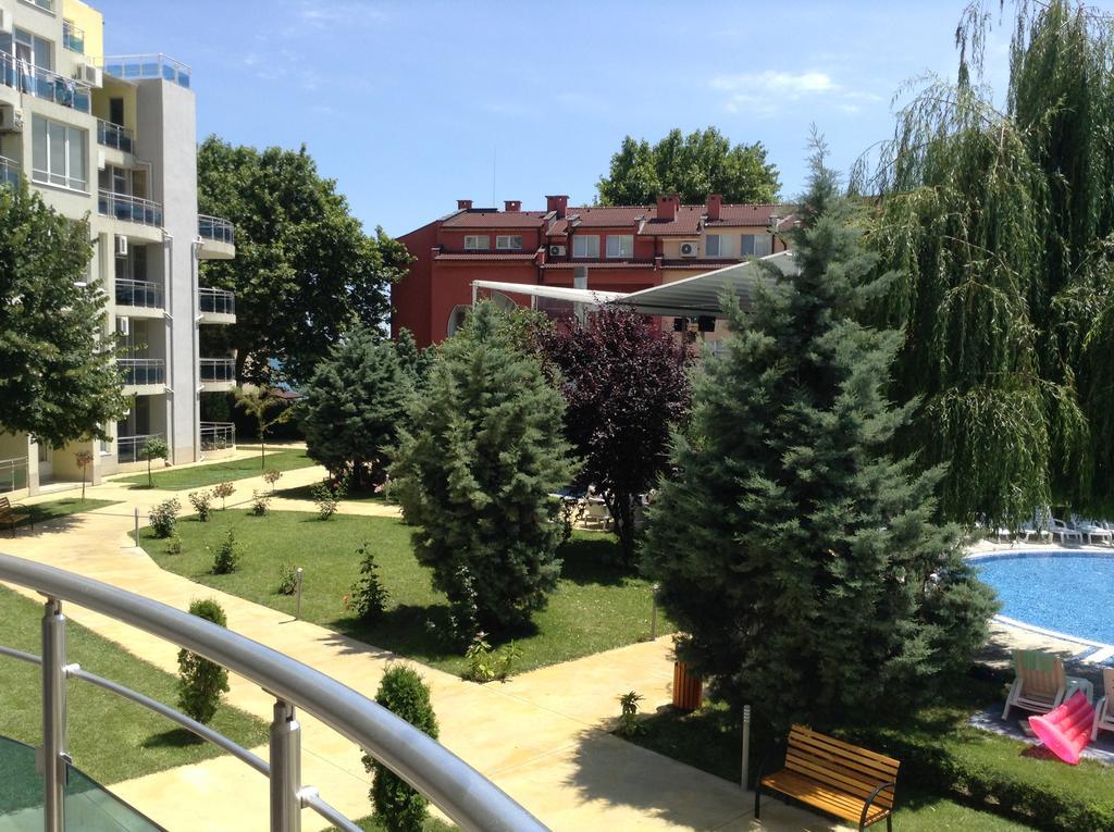 Oasis Suites Apartments And Studios Ravda Buitenkant foto